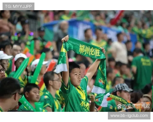 绿茵荣耀时刻球星捧杯瞬间定格激情与梦想 绿茵荣耀时刻球星捧杯瞬间定格激情与梦想