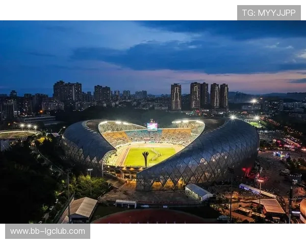 围绕中国足球龙球场所在地探讨区域体育发展前景与城市功能提升路径